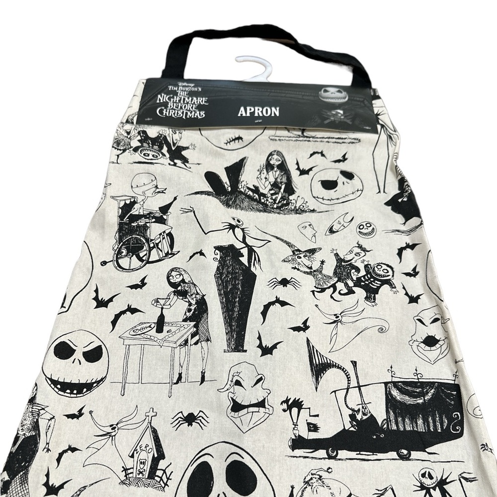 NEW Disney Tim Burton’s THE NIGHTMARE BEFORE CHRISTMAS Halloween Apron
